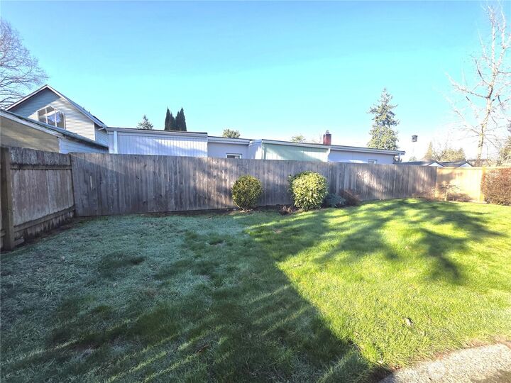 Property Photo:  606  8th Street NW  WA 98371 