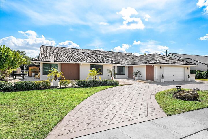 Property Photo: 10710 Boca Woods Lane FL 33428