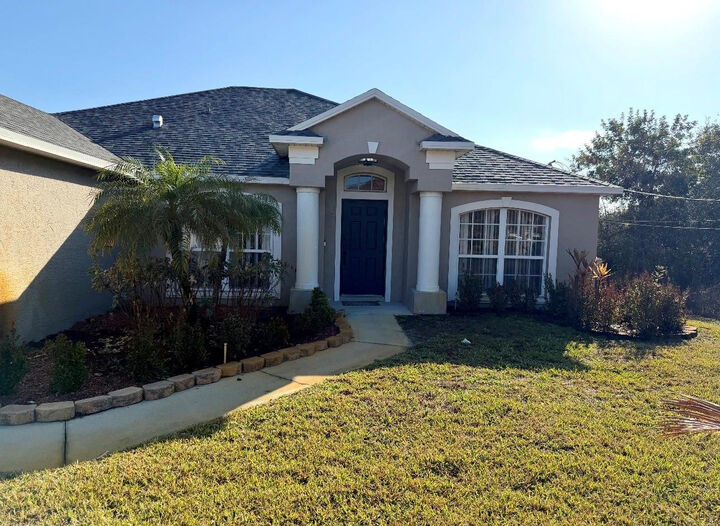 Property Photo: 4255 SW Daemon Street FL 34953