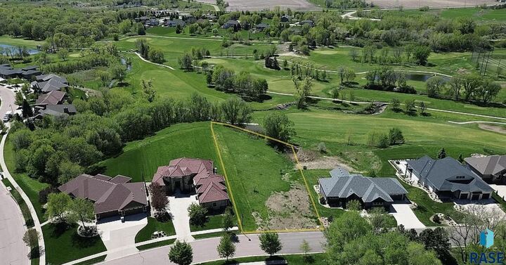 Property Photo:  8701 E Torchwood Ln  SD 57110 
