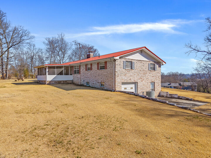 Property Photo: 380 County Road 709 TN 37370