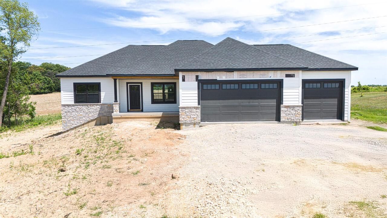 Property Photo:  2050 Arbor Ridge Way  WI 53548 
