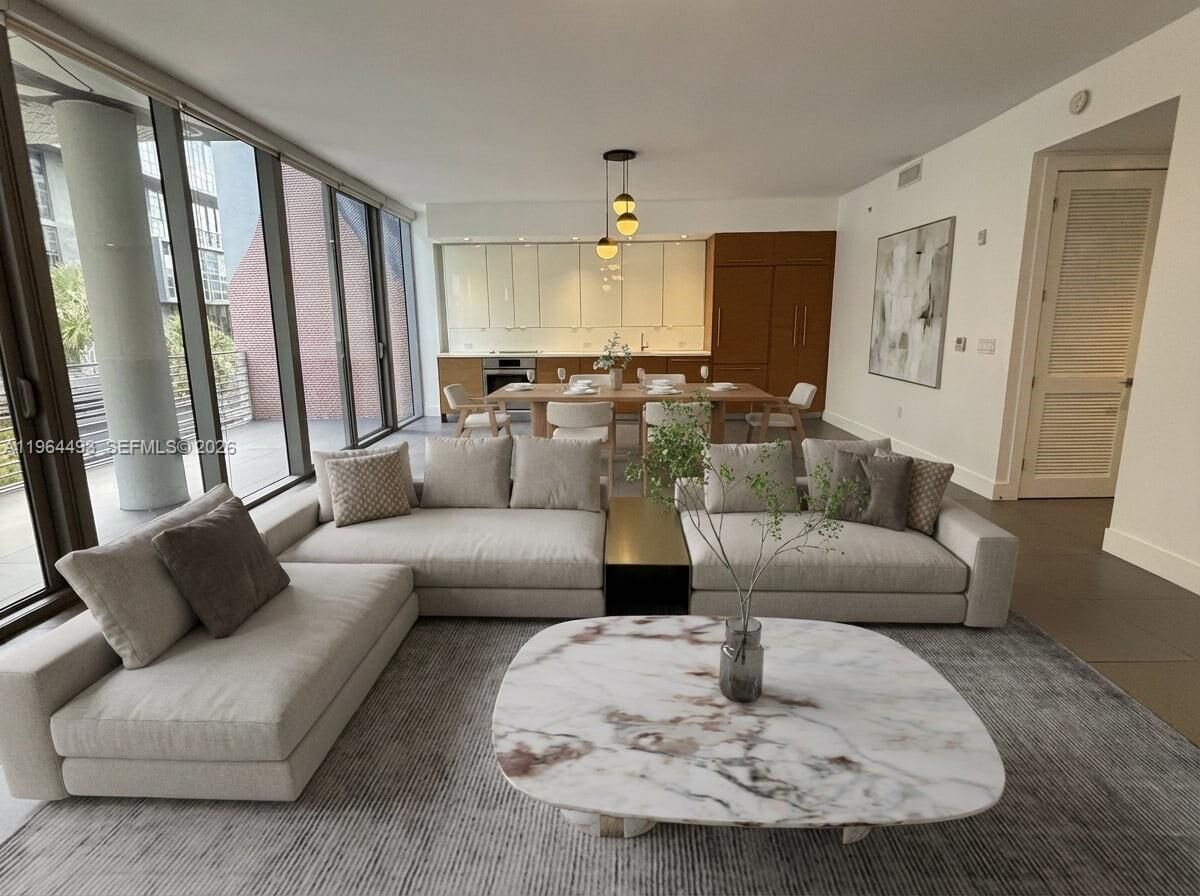 Property Photo:  250 NW 24th St 3C  FL 33127 