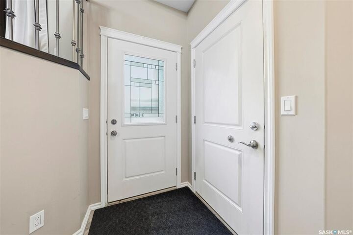 Property Photo: 207 Bentley Court SK S7L 6L4