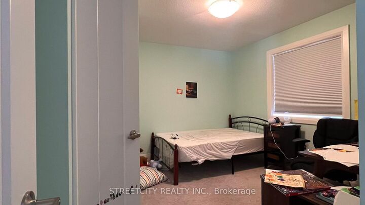 1614 Valhalla Street N — photo 1