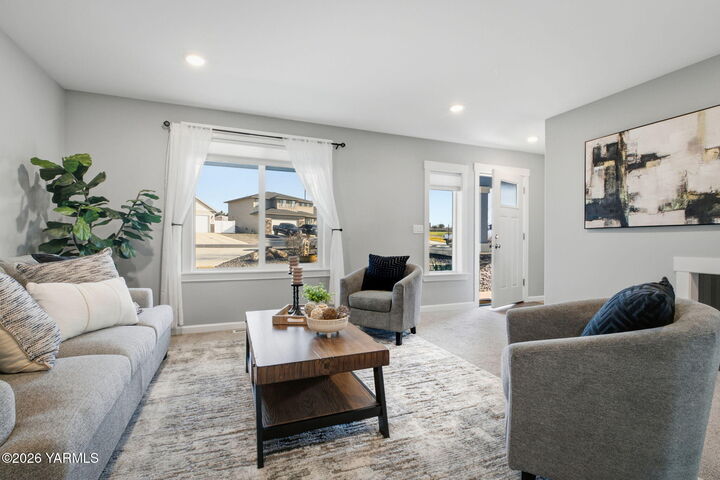 Property Photo:  4902 Quail Ct  WA 98901 