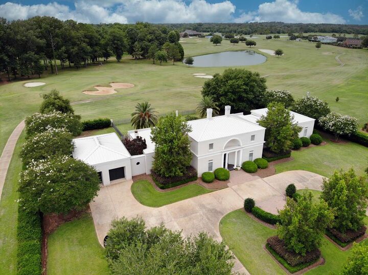 Property Photo:  4522 La Costa Drive  GA 31721 