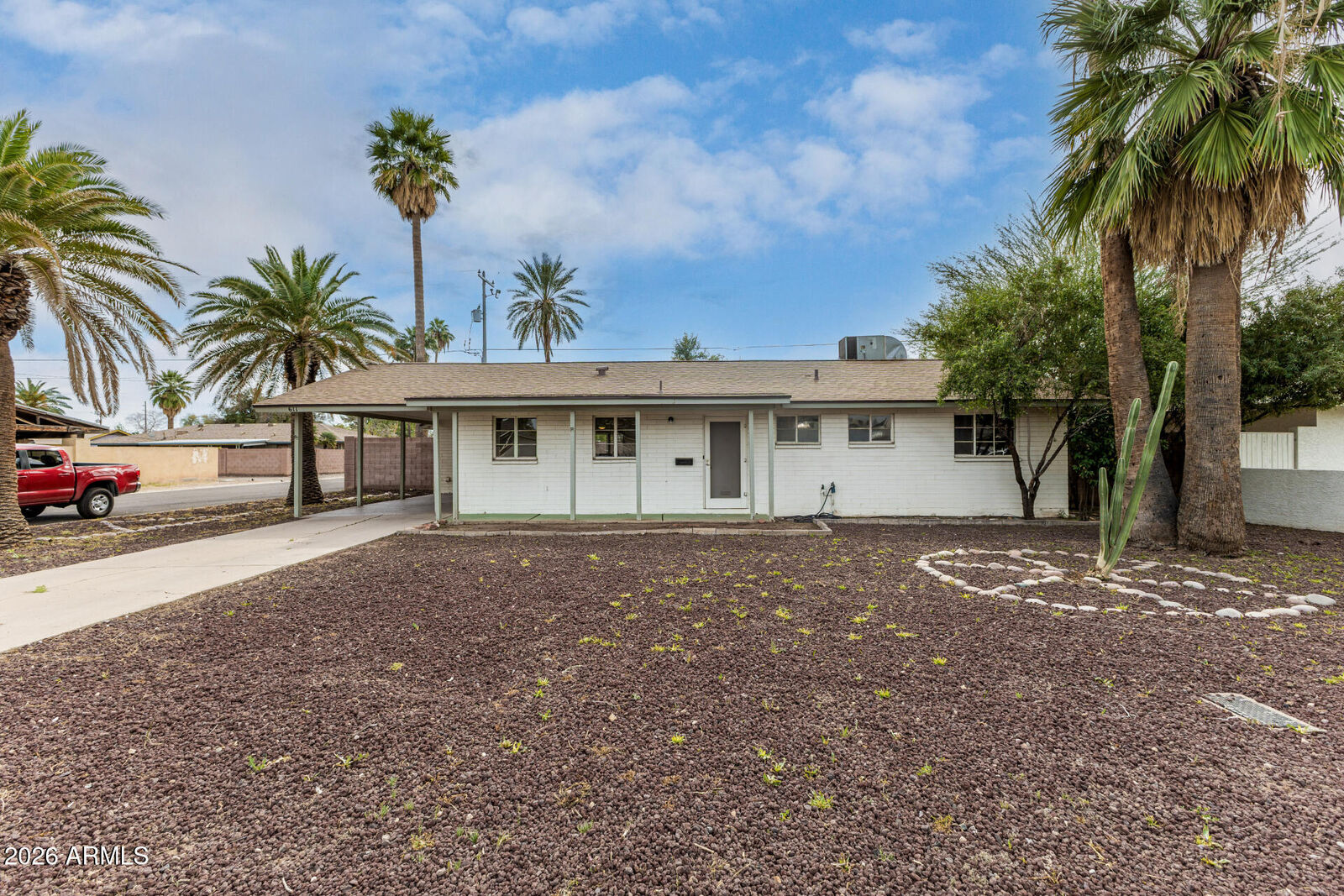 Property Photo:  611 E Encanto Drive  AZ 85281 