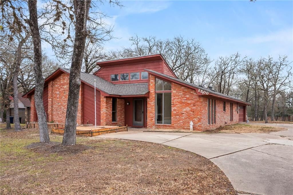 Property Photo:  2500 Raintree Drive  TX 77845 