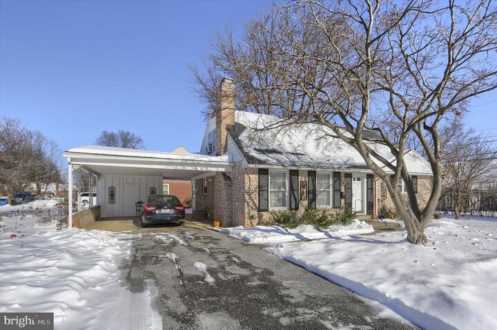 Property Photo:  2102 Parkside Road  PA 17011 