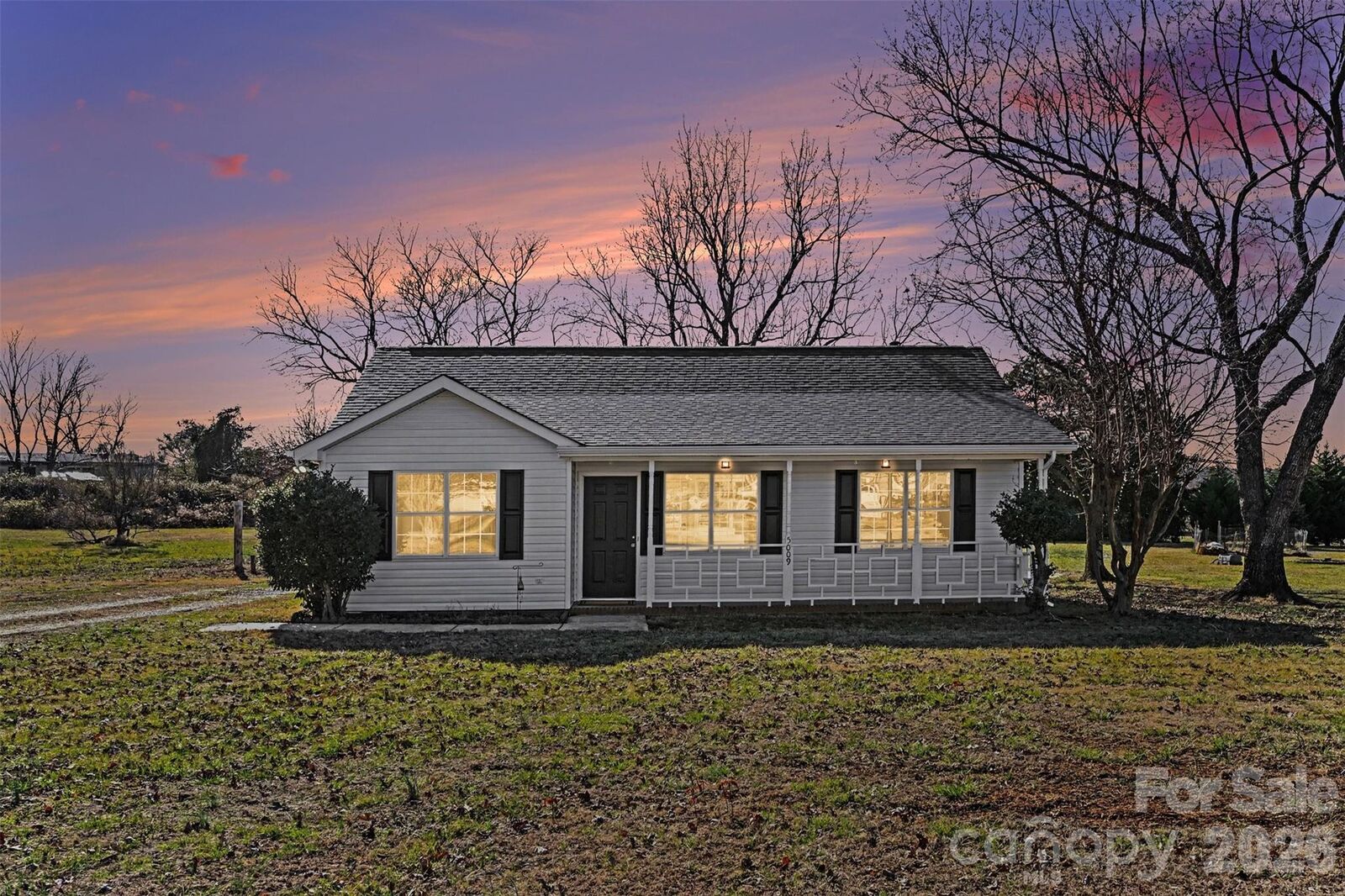 Property Photo: 5009 Hampton Meadows Road NC 28110
