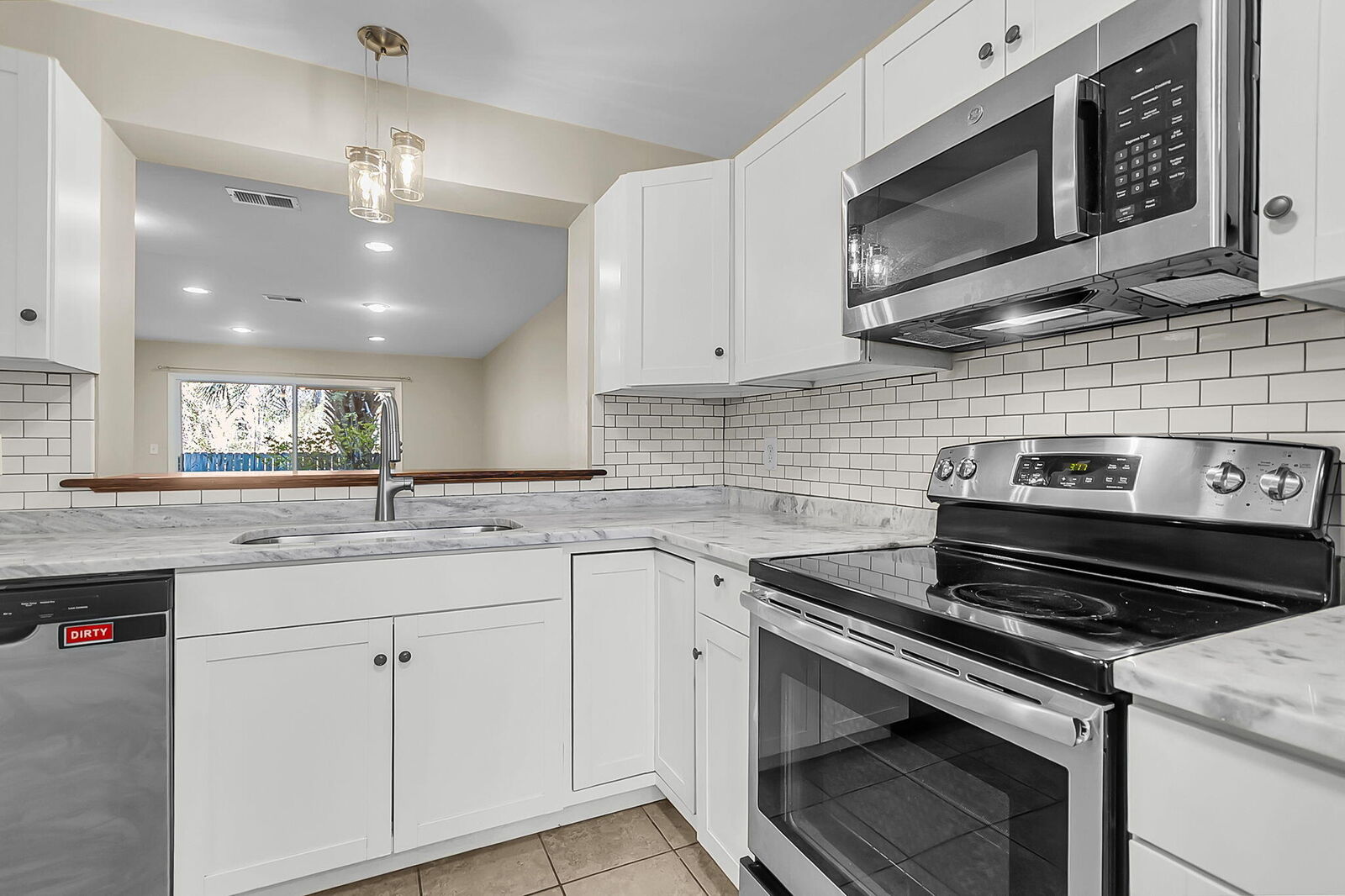 Property Photo:  1530 Fort Johnson Road # 1C  SC 29412 