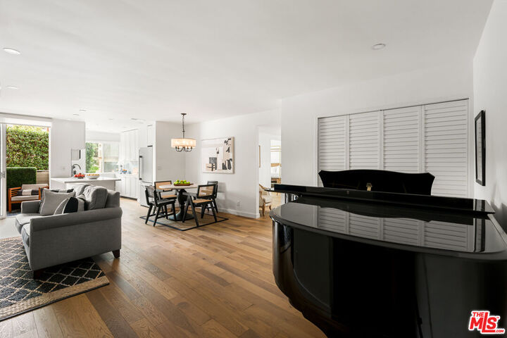 Property Photo: 7250 Franklin Ave CA 90046