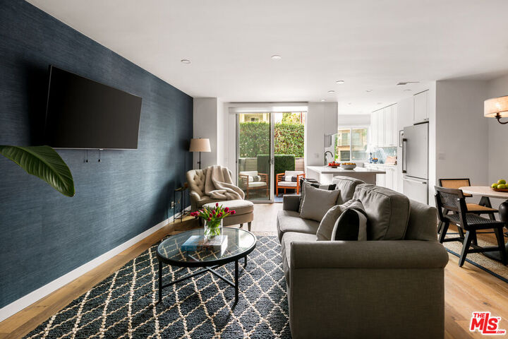 Property Photo: 7250 Franklin Ave CA 90046