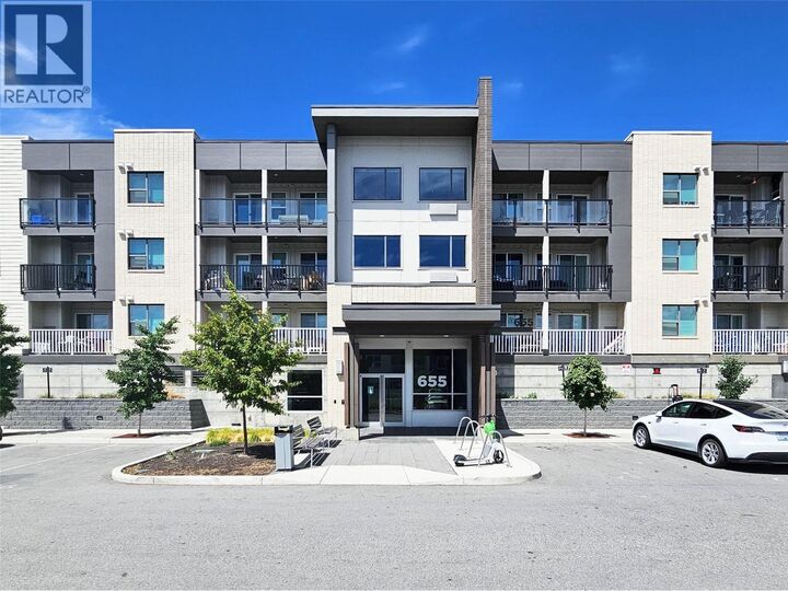 Property Photo: 655 Academy Way Ph22 BC V1V 0A2