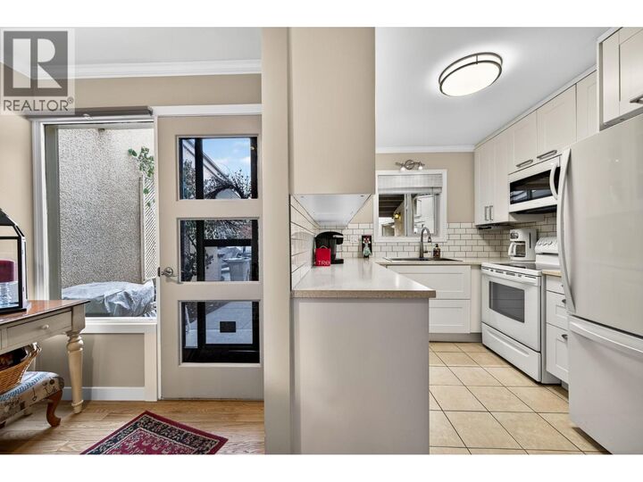 Photo de la propriété: 1555 Summit Drive 15 BC V2E 1E9