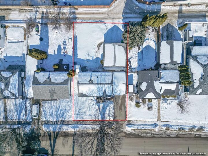 Property Photo: 41 Balsam Crescent MB R7B 0Z6