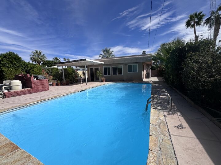 Property Photo:  533 N Sunrise Way  CA 92262 