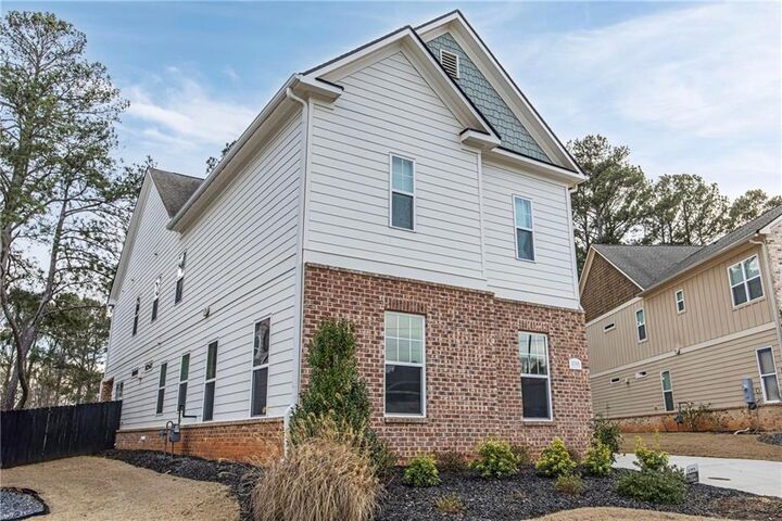 Property Photo: 1088 Heatherland Drive NE GA 30066