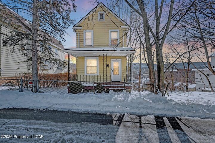 Property Photo:  20 Cross Lane  PA 18702 