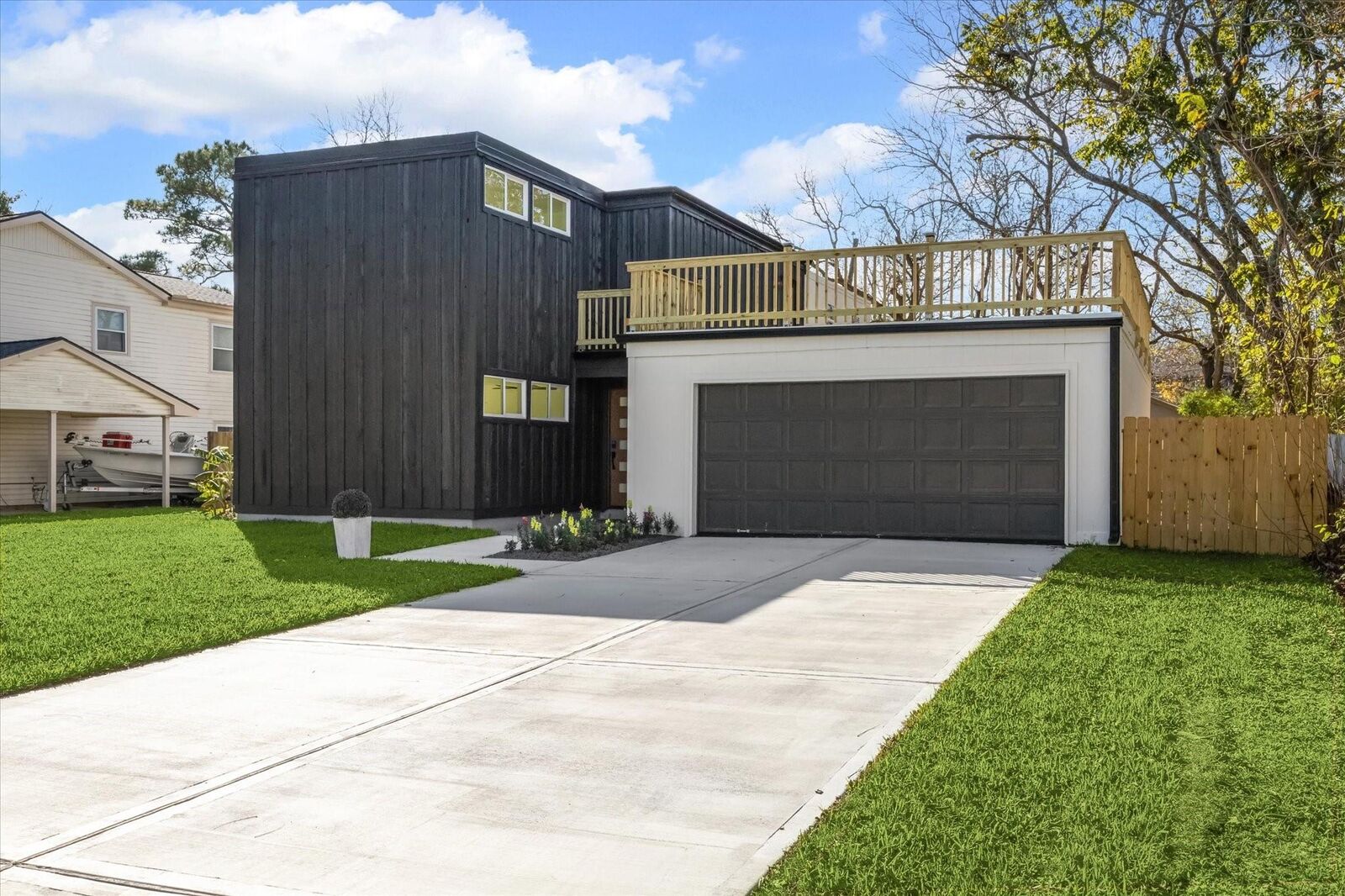 Property Photo:  212 N Forrest Avenue  TX 77571 