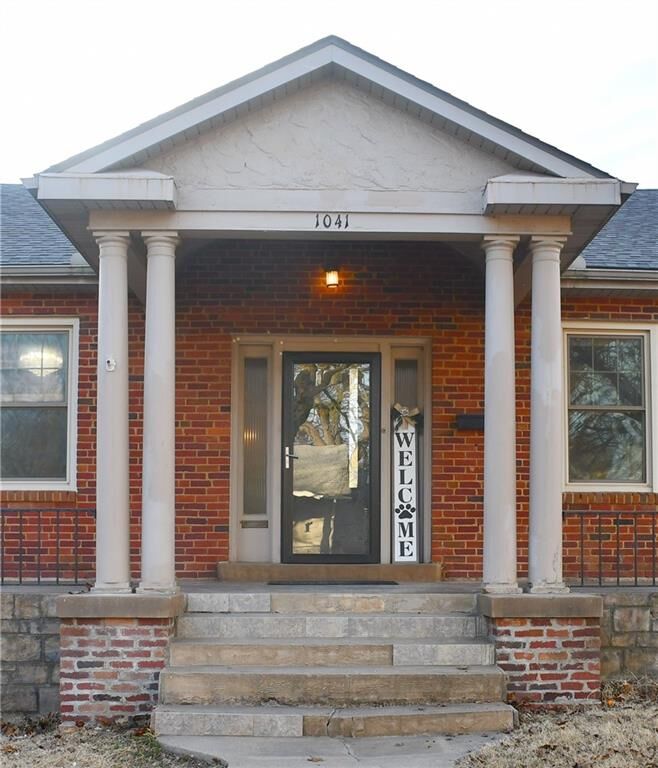 Property Photo: 1041 N 5th Street KS 67301