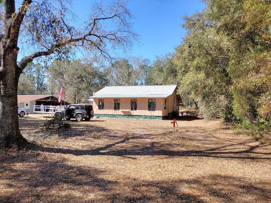 Property Photo: 1916 Laurel Avenue FL 32110