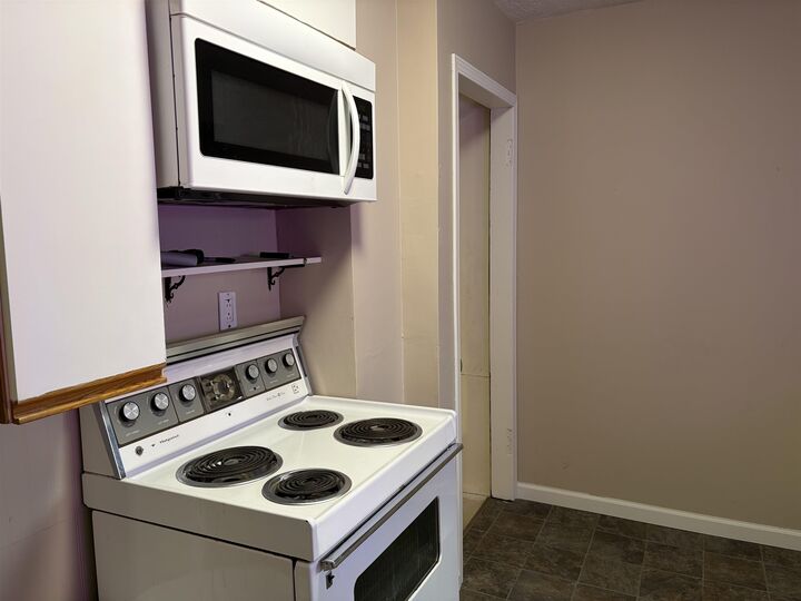 Property Photo:  106 9th Ave SE  ND 58701 