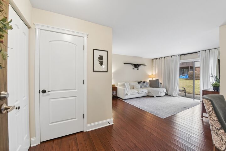 Property Photo: 1223 Sandhurst Court D1 IL 60193