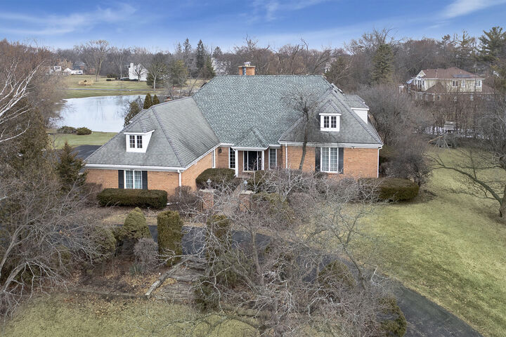 Property Photo: 1620 Pheasant Trail IL 60067