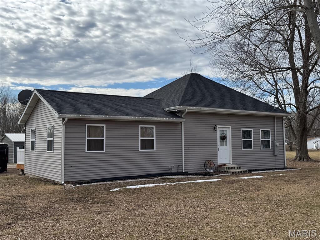 Property Photo:  843 Monroe Street  IL 62094 