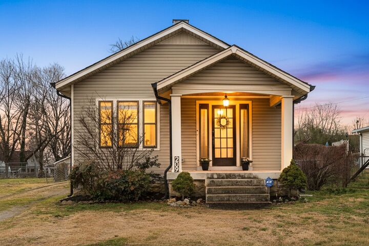 Property Photo:  209 McCall St  TN 37211 