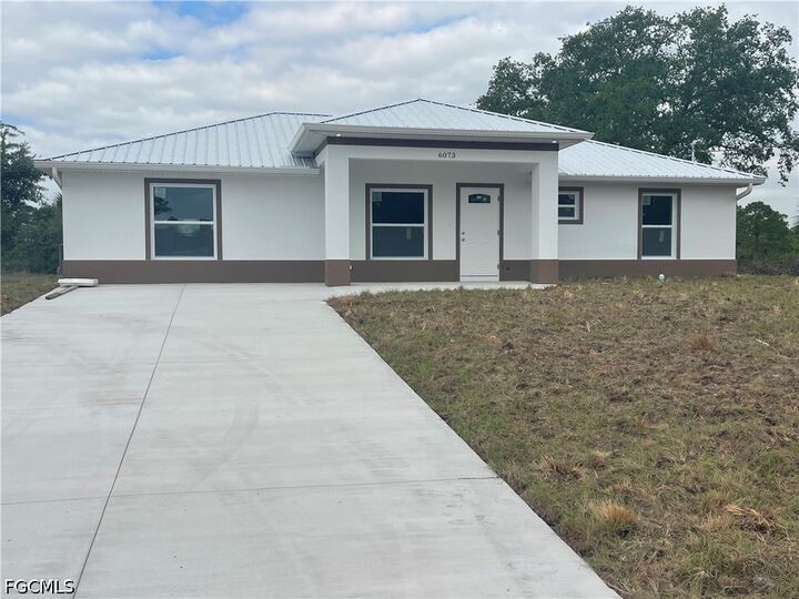 Property Photo:  6073 Kumquat Circle  FL 33935 