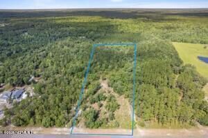 Property Photo: 14014 Dunroven Drive FL 32009