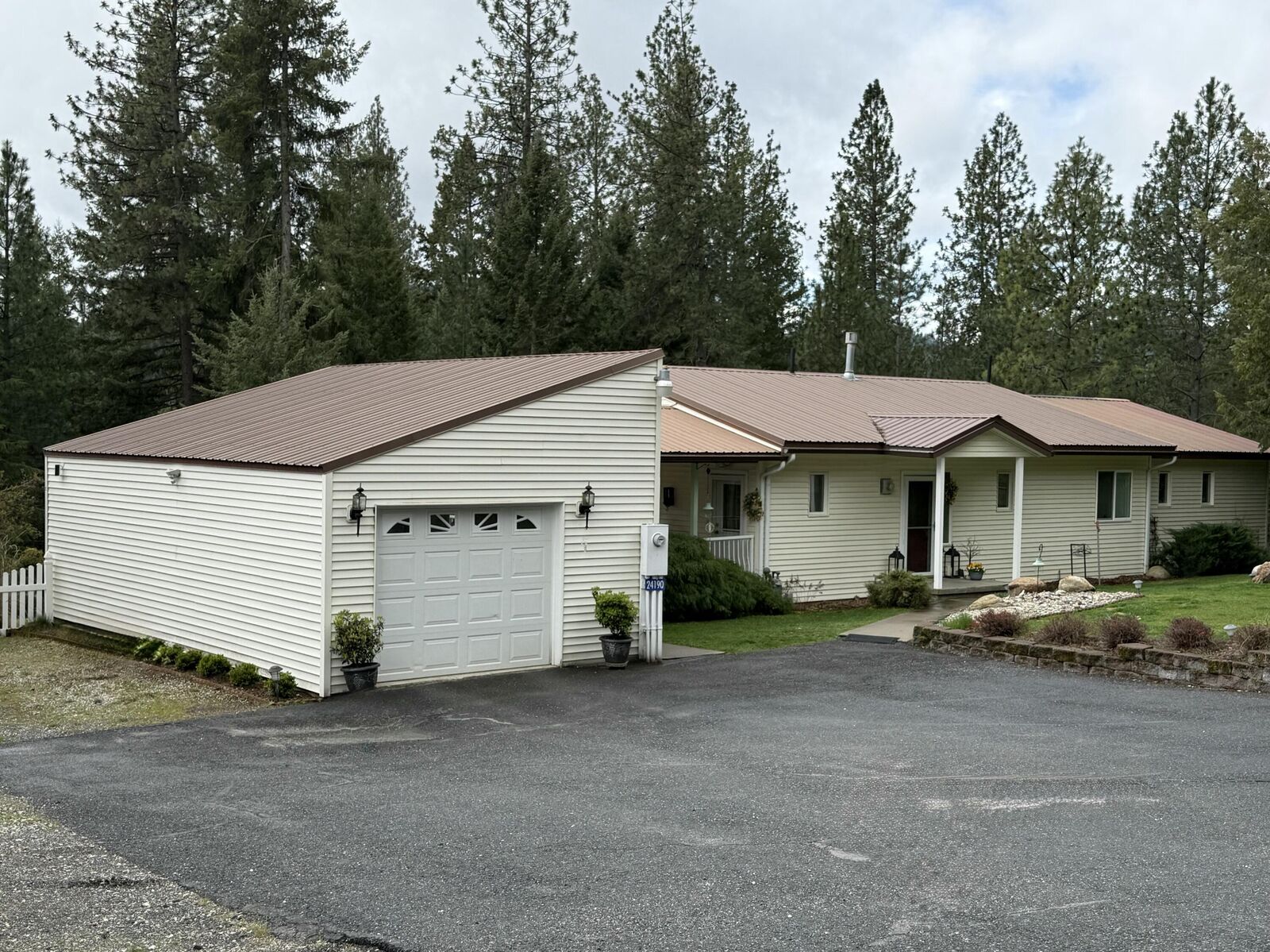 Property Photo:  2419 Sand Canyon Rd  WA 99109 