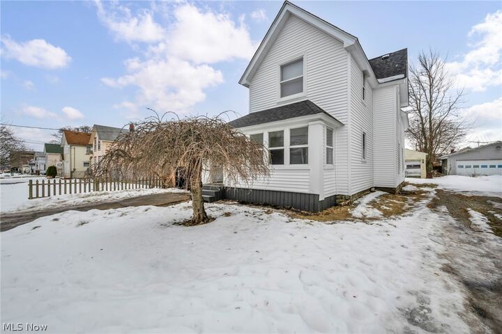 Property Photo:  507 W 20th  OH 44052 