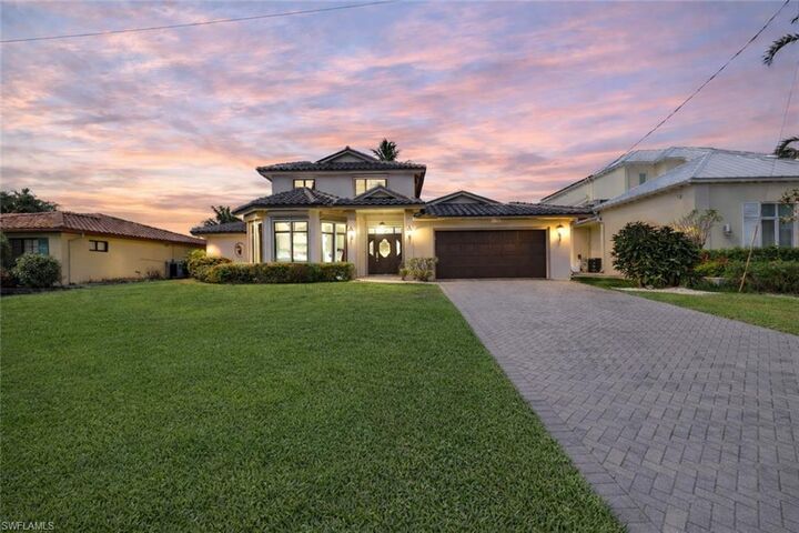 Property Photo:  1535 Dolphin Ln  FL 34102 