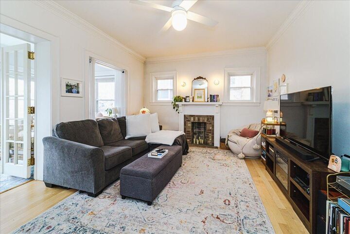 Property Photo:  1945 Fremont Avenue S 3  MN 55403 