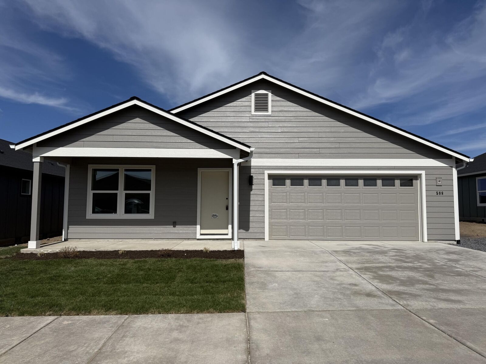 Property Photo: 588 NE Mitchell Street 170 OR 97741