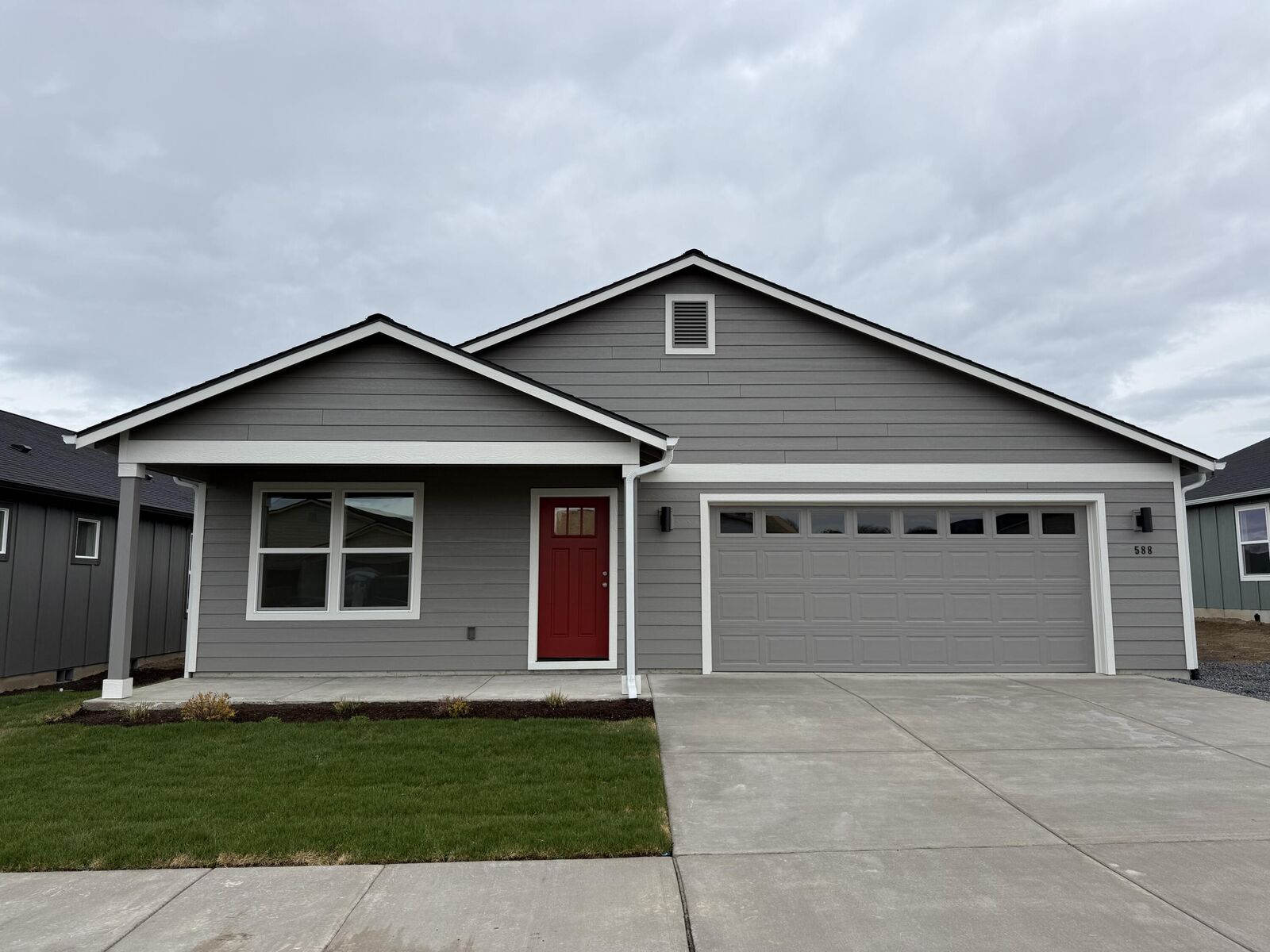 Property Photo:  588 NE Mitchell Street 170  OR 97741 