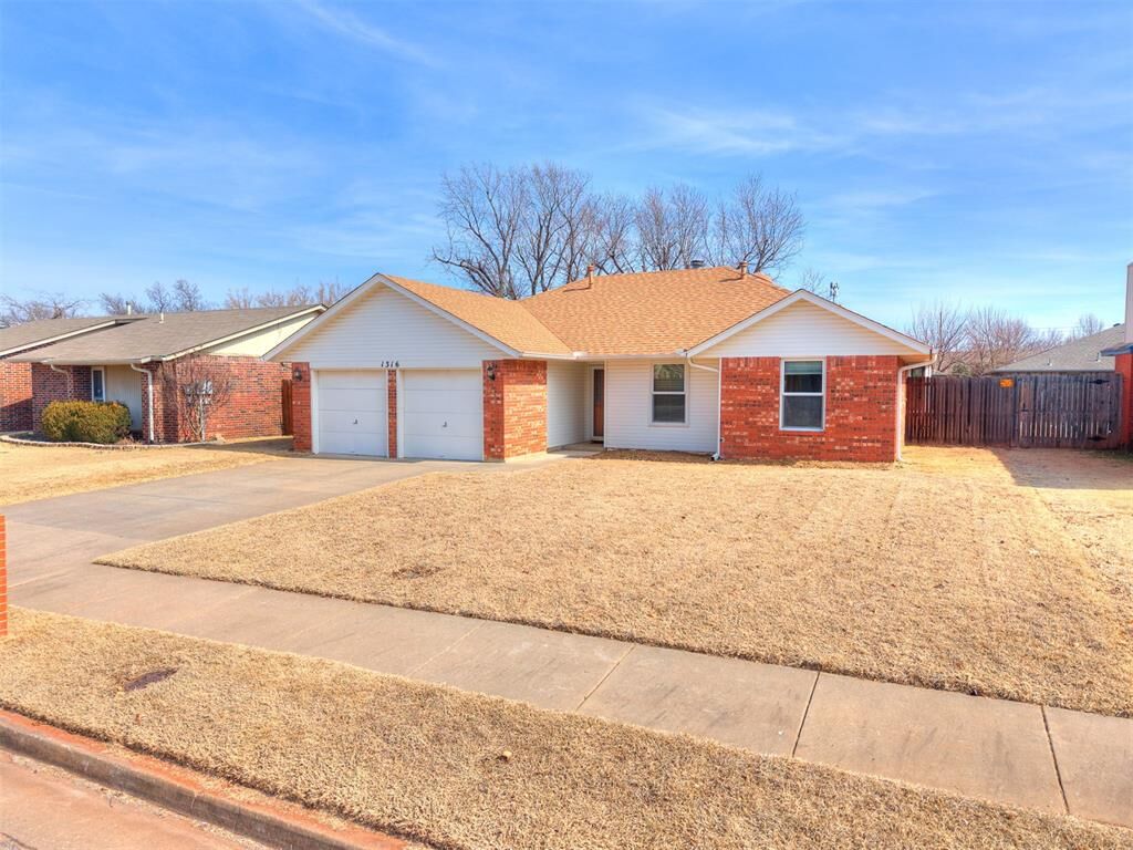 Property Photo:  1316 Greenfield Drive  OK 73012 