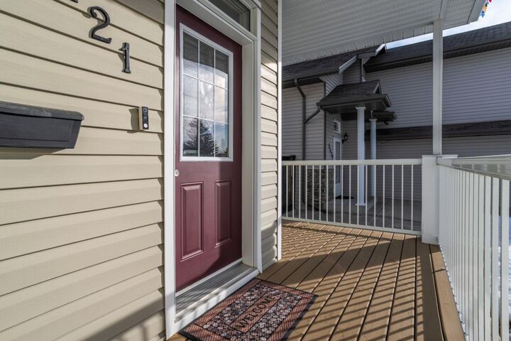 Property Photo:  5421 60 Street  AB T4V 4G9 