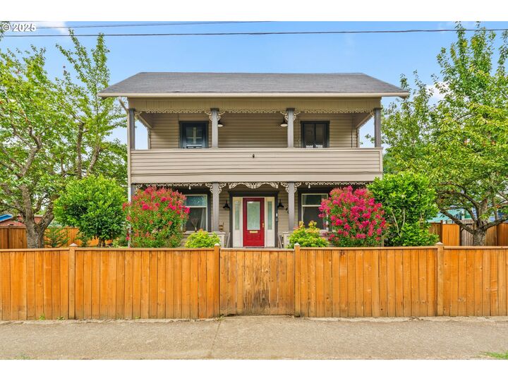 Property Photo:  409 N 8th St  OR 97424 