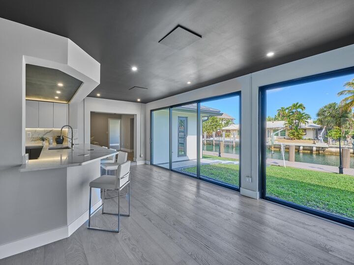 Property Photo:  1170 Fairview Lane  FL 33404 