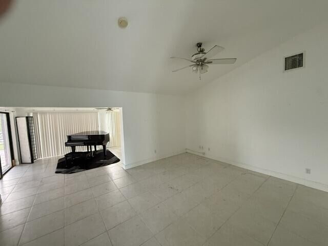 Property Photo: 9453 Burlington Place FL 33434