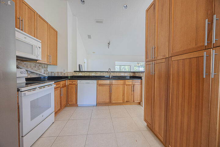 Property Photo: 9453 Burlington Place FL 33434