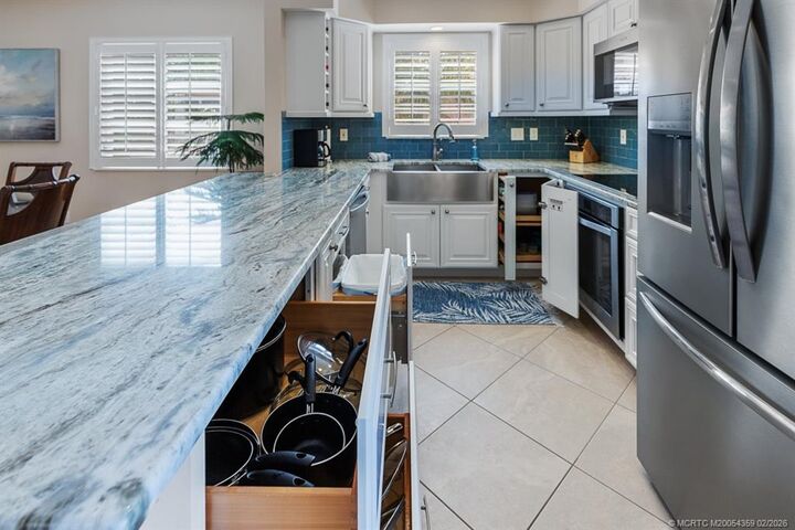 Property Photo: 2950 SE Ocean Boulevard 304 FL 34996