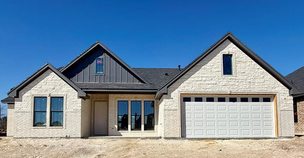 Property Photo:  5613 King Mill Circle  TX 76904 