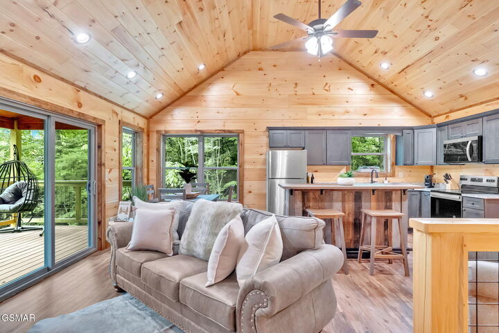 Property Photo:  1705 Parkway View Court  TN 37876 