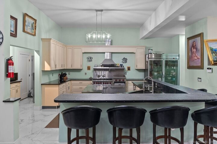 Property Photo:  8 Tom Road  CT 06423 